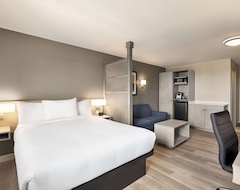 Khách sạn Hampton Inn & Suites By Hilton Montreal-Dorval (Dorval, Canada)