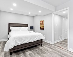 Cijela kuća/apartman Modern Comfy ~ 4 Bedroom, 3.5 Washroom ~ Specious And Family-friendly ~ Brampton (Brampton, Kanada)