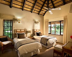 Hotel Cambalala - Luxury Units - In Kruger Park Lodge - Serviced Daily, Free Wi-Fi (Hazyview, South Africa)