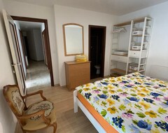 Toàn bộ căn nhà/căn hộ Sunny 3.5 Room Apartment With Large Palm Terrace. Lake View (Caslano, Thụy Sỹ)