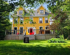 Casa/apartamento entero Nine Island Cottage - Lake Front, Hot Tub, 45 Mins From St. John&apos;s, Sleeps 14 (Conception Harbour, Canadá)