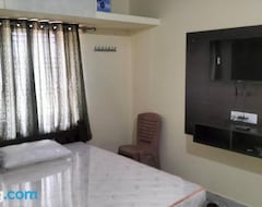 Khách sạn Surabhi Residency (Krishnagiri, Ấn Độ)