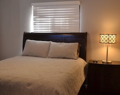 Entire House / Apartment Nicely Remodeled Getaway Near Downtown Roswell (Roswell, USA)