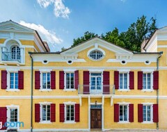 Hele huset/lejligheden Villa De 9 Chambres Avec Piscine Privee Terrasse Amenagee Et Wifi A Castelmoron Sur Lot (Castelmoron-sur-Lot, Frankrig)