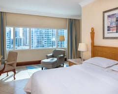 Otel Sheraton Jumeirah Beach Resort (Dubai, Birleşik Arap Emirlikleri)
