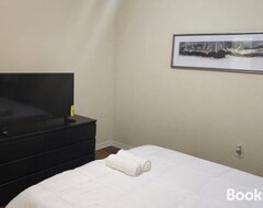 Entire House / Apartment Spacious And Comfortable Villa 4bd/2ba (10 Sleeps) (Galveston, USA)