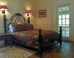 Hotel Bed Of Roses (Jefferson, USA)