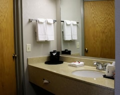 Hotel Days Inn & Suites by Wyndham Bloomington/Normal IL (Bloomington, USA)