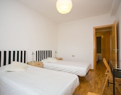Hotel Sagrada Familia 4 Bedroom, 2 Bathroom. Private Terrace (Barcelona, Spain)