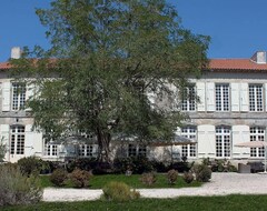 Toàn bộ căn nhà/căn hộ Gites In The Dordogne With Swimming Pool For 20 People (Servanches, Pháp)