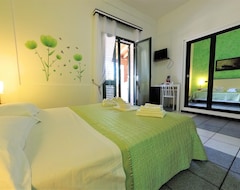 Otel Villa Grazia On The Seaside - Happy Rentals (Melendugno, İtalya)