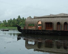 Hotel Coconut Creek Farm & Home Stay (Kumarakom, India)