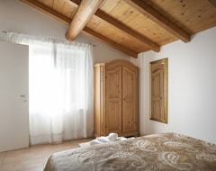 Khách sạn Corte Dei Soavi-Family Rooms & Apartments (Soave, Ý)