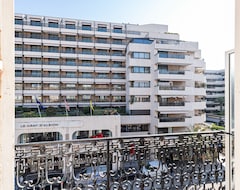 Khách sạn Modern Waikiki Hotel (Cannes, Pháp)