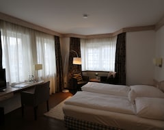 Khách sạn Hotel-Restaurant&Metzgerei-Rössle (Dettingen, Đức)