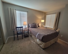 Hele huset/lejligheden Quiet 2bed / 2bath Las Vegas Condo Located 4 Miles From Strip ~ Fully Furnished (Las Vegas, USA)