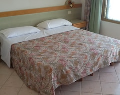 Hotel Cala Petrosa Resort (Parghelia, Italy)
