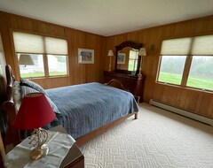 Entire House / Apartment Ultimate Privacy Beside Sleeping Bear Dunes National Park, 3 Miles To Empire (Lake Leelanau, USA)