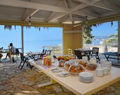 Hotel Albouro Seafront Apartments (Katelios, Greece)