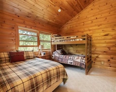 Casa/apartamento entero Tranquil Cabin On The Pine River (Tustin, EE. UU.)
