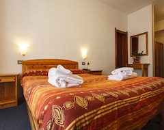 Khách sạn Hotel Club Solaris (Cesana Torinese, Ý)