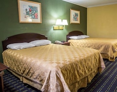 Khách sạn Rodeway Inn & Suites (Plymouth, Hoa Kỳ)