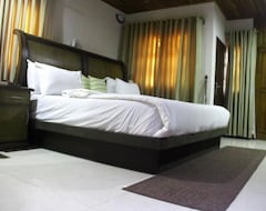 Hotel Ponderosa Travel Lodge (Accra, Ghana)
