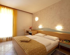 Hotel Narcis - Maslinica Hotels & Resorts (Rabac, Croatia)