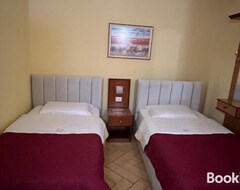 Hotel Leone (Fier, Albanien)
