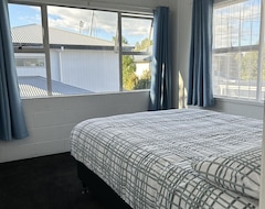 Entire House / Apartment Avon Apartments (Hamilton, New Zealand)