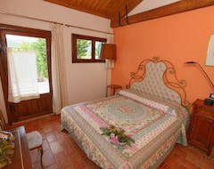 Cijela kuća/apartman Nice house with pool, large garden, beautiful views and a pony (Cagli, Italija)