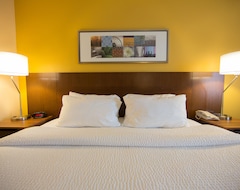 Hotel Fairfield Inn & Suites by Marriott Burlington (Burlington, Sjedinjene Američke Države)