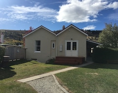 Toàn bộ căn nhà/căn hộ Historic Hazletts Home C1860s (Clyde, New Zealand)