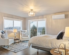 Casa/apartamento entero Luxurious Home W/ Deck & Lake Views - Close To Golf, The Lake, And Skiing (East Hope, EE. UU.)