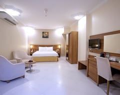 Muscat Hills Hotel (Muscat, Oman)