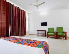 OYO 13581 Hotel Raj (Kodagu, Hindistan)