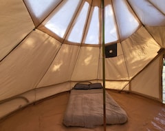 Campingplads Naturistic Bell Tent With Firepit Overlooking The Mountains! (St. Johns, USA)