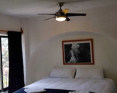 Otel Ikaro Suites Cancun (Cancun, Meksika)