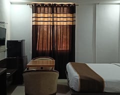 Khách sạn OYO 3773 City Square And Suites (Agra, Ấn Độ)