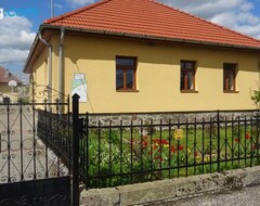 Otel Borostyán Vendégház Alsóregmec (Alsóregmec, Macaristan)