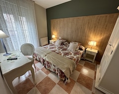 Hotel Hostal Bonavista (Cervera, Spain)