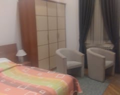 Pensión Rooms Europa (Zagreb, Croacia)