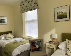 Toàn bộ căn nhà/căn hộ Spacious Luxury House In A Quiet Yet Convenient Location - Sleeps 12 (Shipley, Vương quốc Anh)