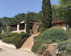 Toàn bộ căn nhà/căn hộ Belle Villa Traditionnelle Sans Vis à Vis, Au Calme, Grande Piscine, Vue Dégagée (Sainte Anastasie-sur-Issole, Pháp)