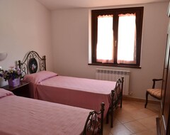 Cijela kuća/apartman Holiday House With Pool, Near The Sea And Mountains, Beautiful Views (Acqualagna, Italija)