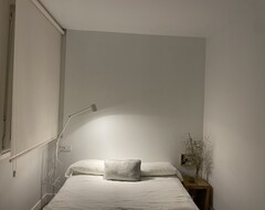 Hele huset/lejligheden Minimalist Apartment In The Heart Of Bilbao, Metro And Parking At 50M (Bilbao, Spanien)
