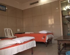 Hotel Mourya Deluxe A/C Lodge (Davangere, Indien)