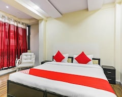 Hotel Pleasure Palace (Indore, India)