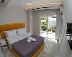Otel Oceanic Luxury Apartments (Saranda, Arnavutluk)