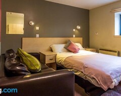 Toàn bộ căn nhà/căn hộ For Students Only Private Ensuite Rooms With Shared Kitchen At Pittrodrie Street (Aberdeen, Vương quốc Anh)